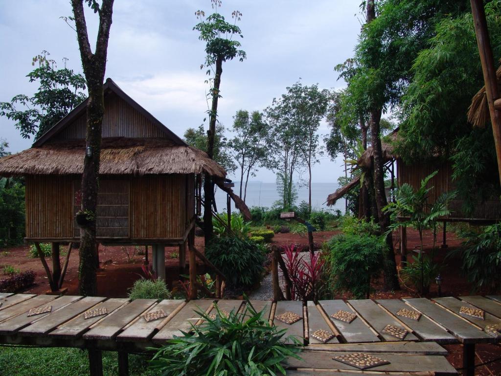 Bamboo Hideaway Resort マーク島 エクステリア 写真