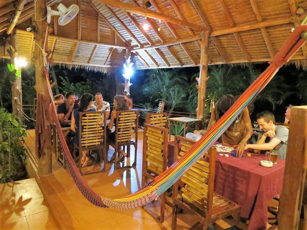 Bamboo Hideaway Resort マーク島 エクステリア 写真
